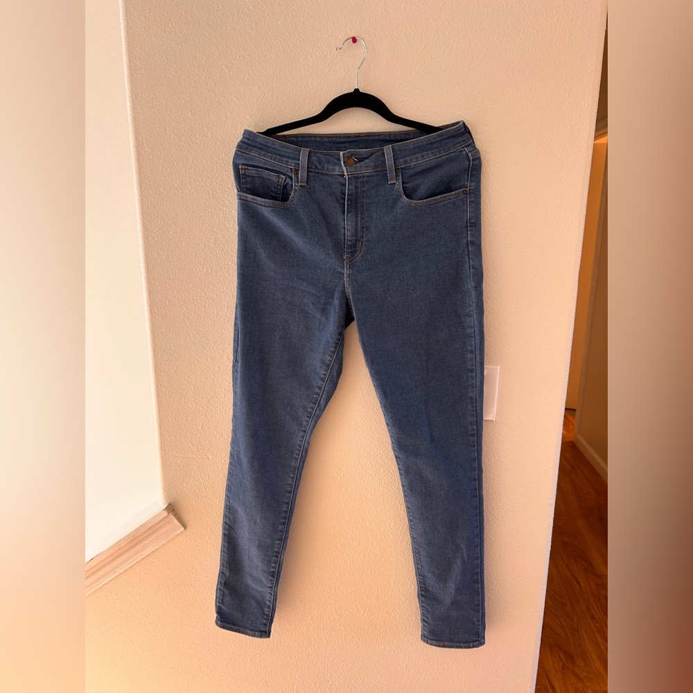 Levi's Women's Skinny Jeans in Classic Blue